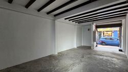 Upper Dickson Road (D8), Retail #569605181